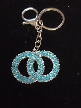 Turquoise Crystal Interlocking Circle Keychain NWOT